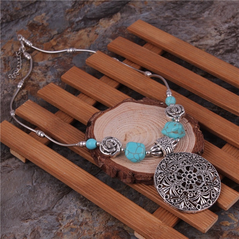 Wholesale Turquoise Flower Hollow Imitation Turquoise Alloy Necklace